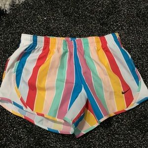 Colorful Nike shorts kids medium never worn